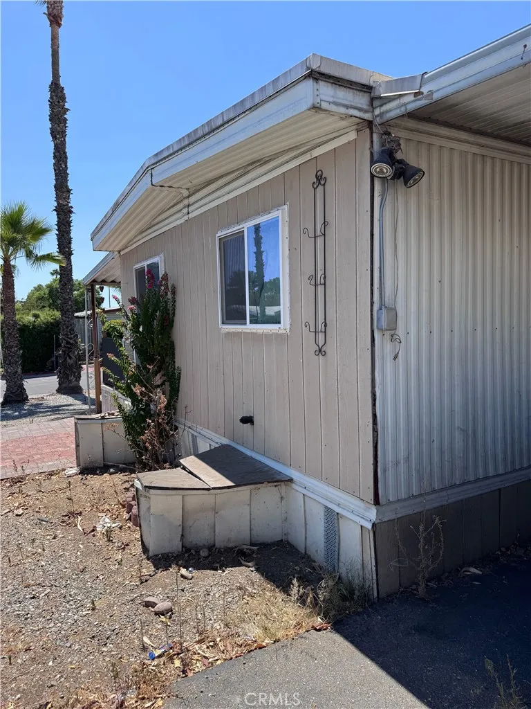 1025 riverside #54 Rialto, CA 92376