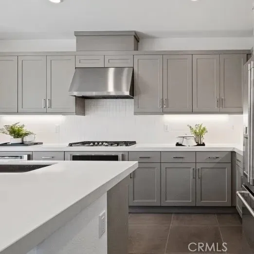 27113 Tamarack Lane Valencia, CA 91381