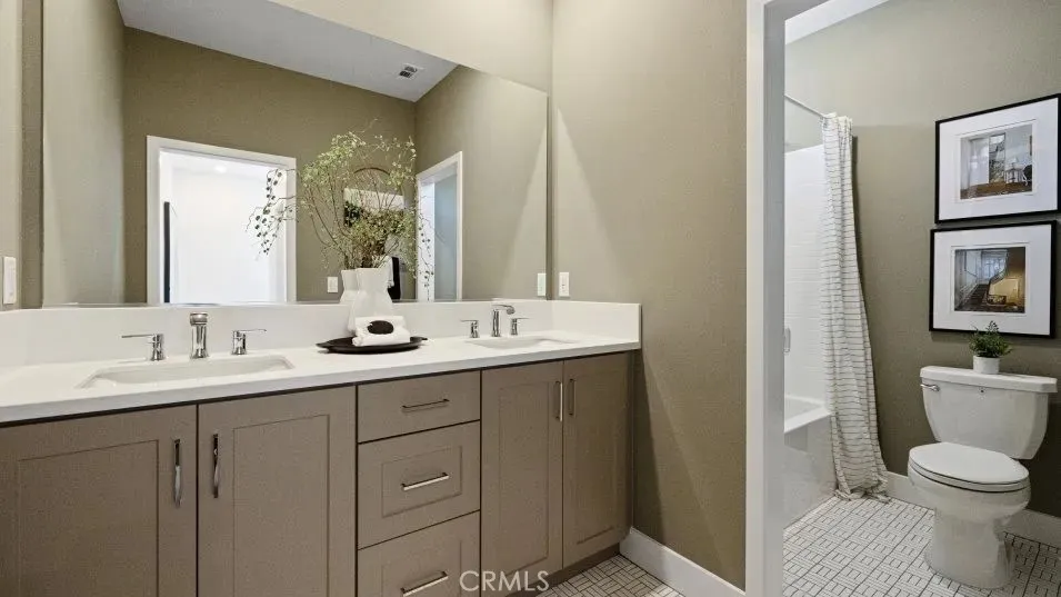27113 Tamarack Lane Valencia, CA 91381