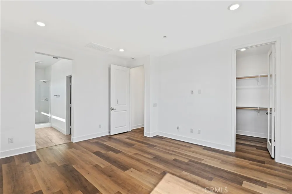 27113 Tamarack Lane Valencia, CA 91381