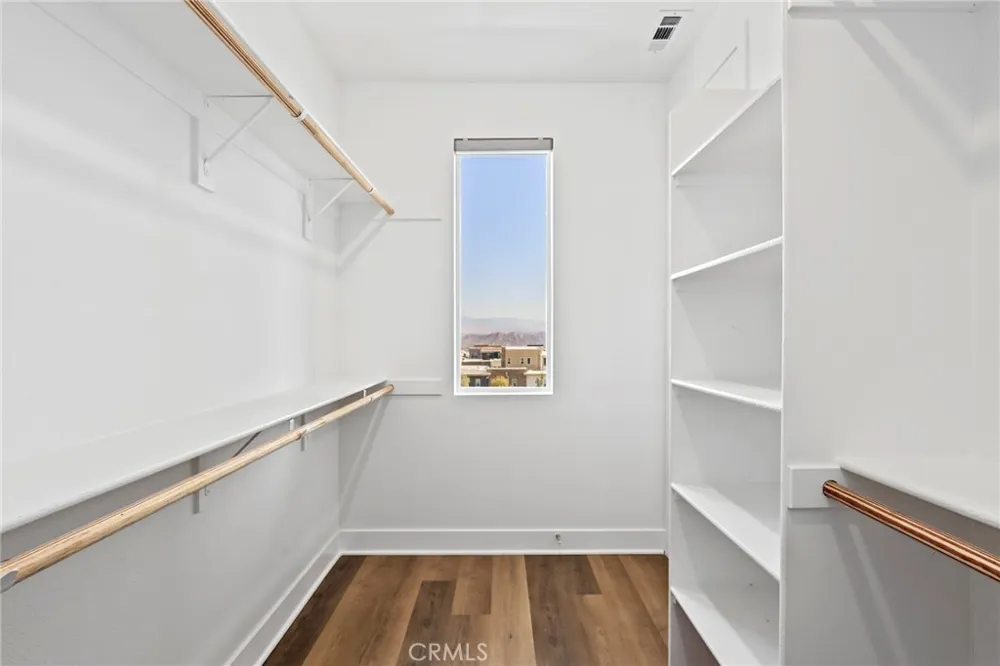 27113 Tamarack Lane Valencia, CA 91381