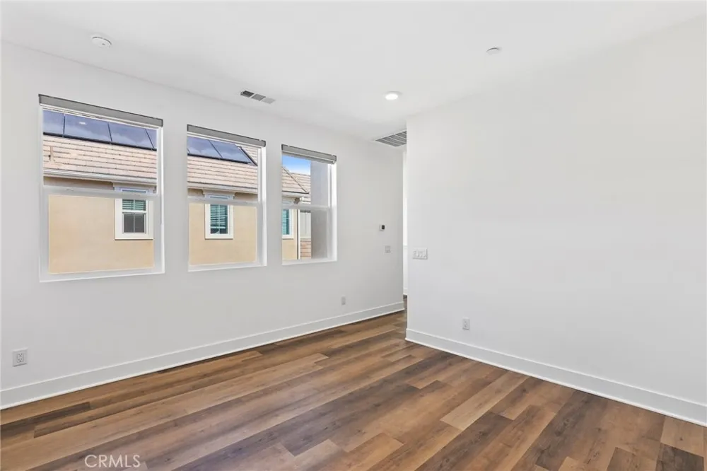 27113 Tamarack Lane Valencia, CA 91381