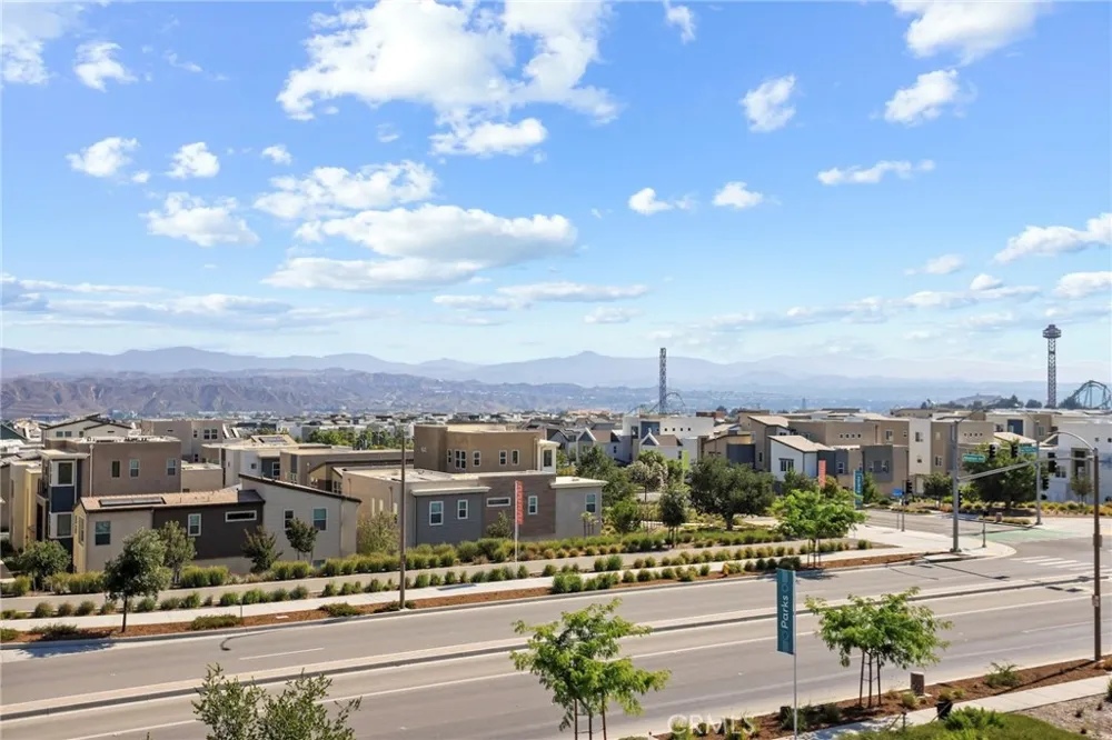 27113 Tamarack Lane Valencia, CA 91381
