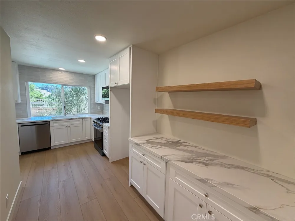 18 Clover Hill Lane #115 Laguna Hills, CA 92653