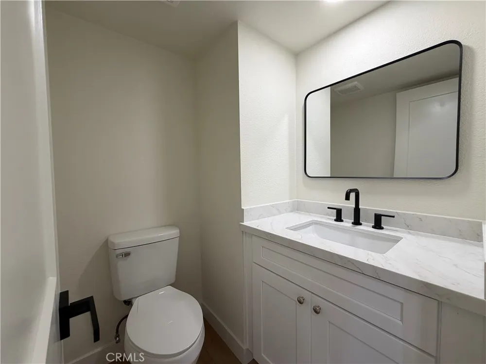 18 Clover Hill Lane #115 Laguna Hills, CA 92653