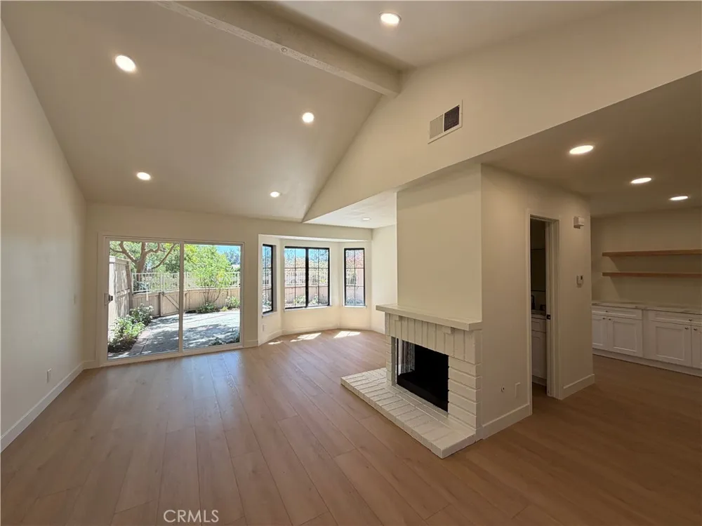 18 Clover Hill Lane #115 Laguna Hills, CA 92653