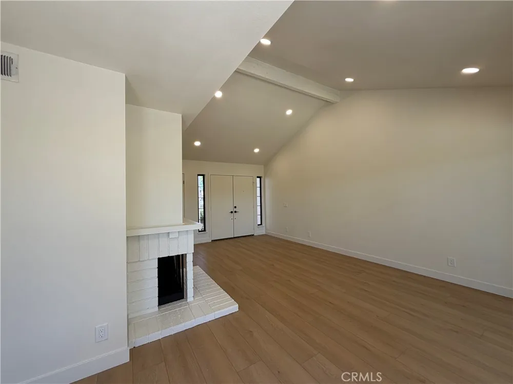 18 Clover Hill Lane #115 Laguna Hills, CA 92653