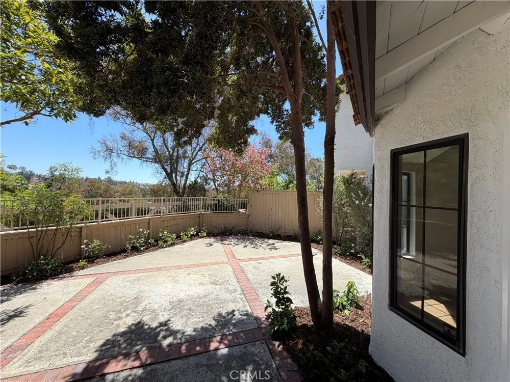 18 Clover Hill Lane #115 Laguna Hills, CA 92653