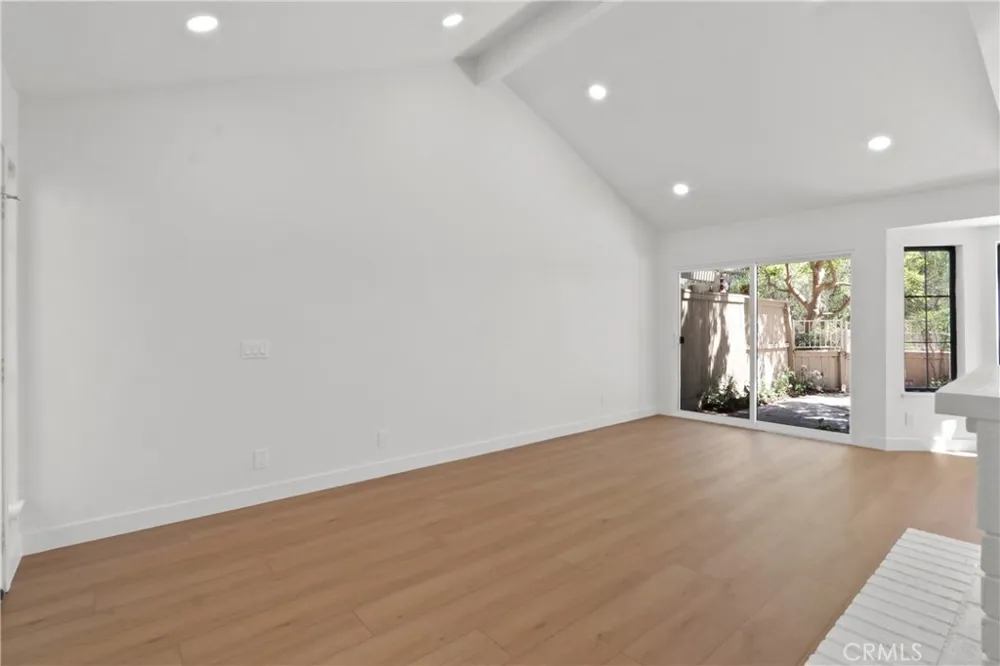 18 Clover Hill Lane #115 Laguna Hills, CA 92653