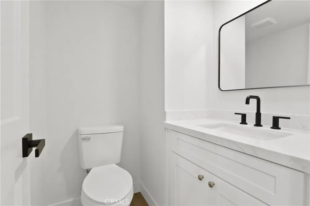 18 Clover Hill Lane #115 Laguna Hills, CA 92653