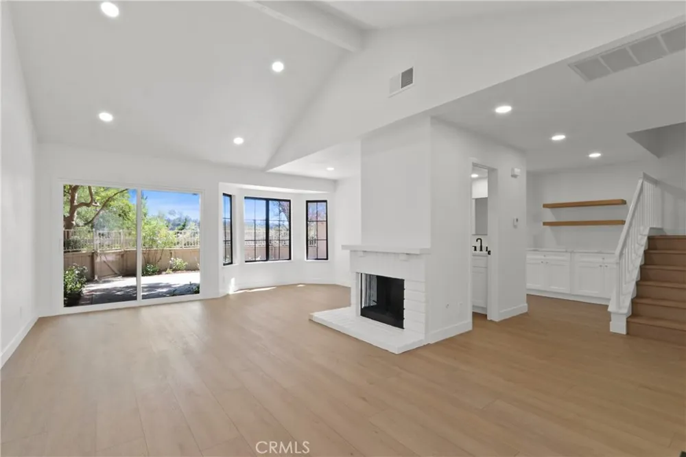 18 Clover Hill Lane #115 Laguna Hills, CA 92653