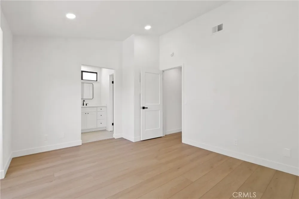 18 Clover Hill Lane #115 Laguna Hills, CA 92653