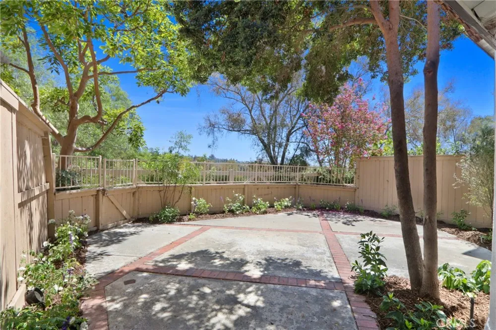18 Clover Hill Lane #115 Laguna Hills, CA 92653