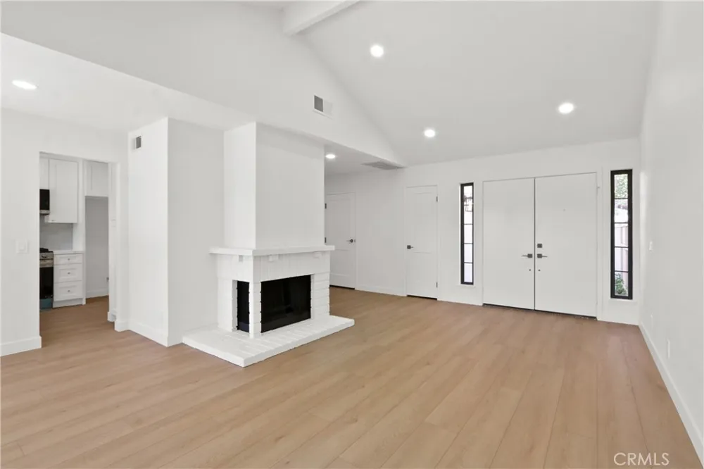 18 Clover Hill Lane #115 Laguna Hills, CA 92653