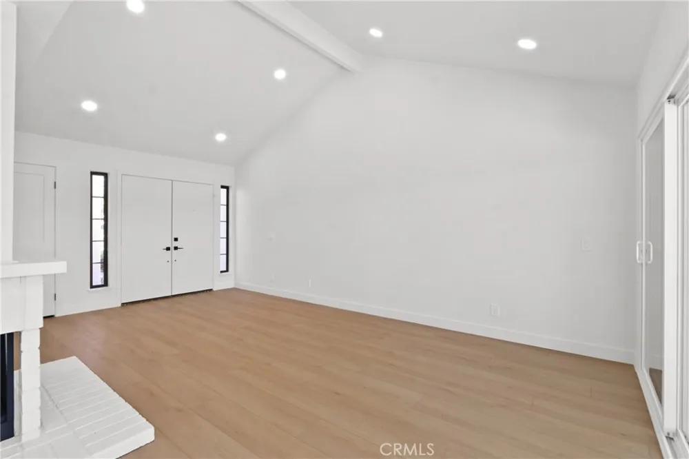 18 Clover Hill Lane #115 Laguna Hills, CA 92653