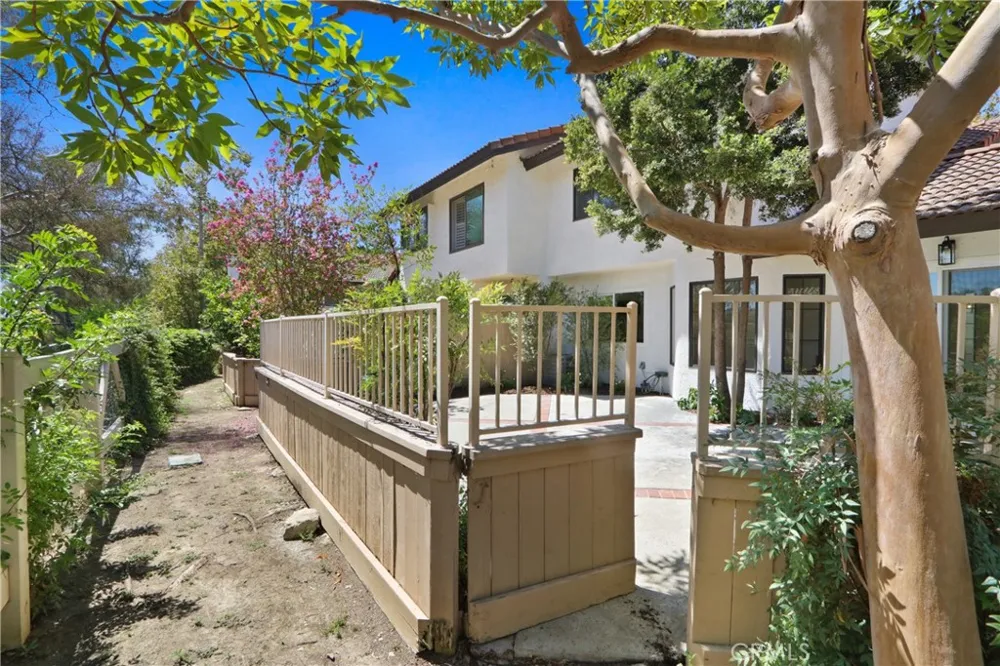 18 Clover Hill Lane #115 Laguna Hills, CA 92653