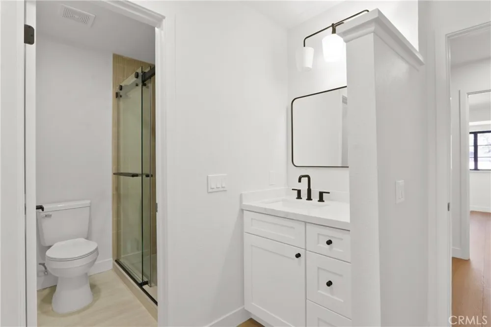 18 Clover Hill Lane #115 Laguna Hills, CA 92653