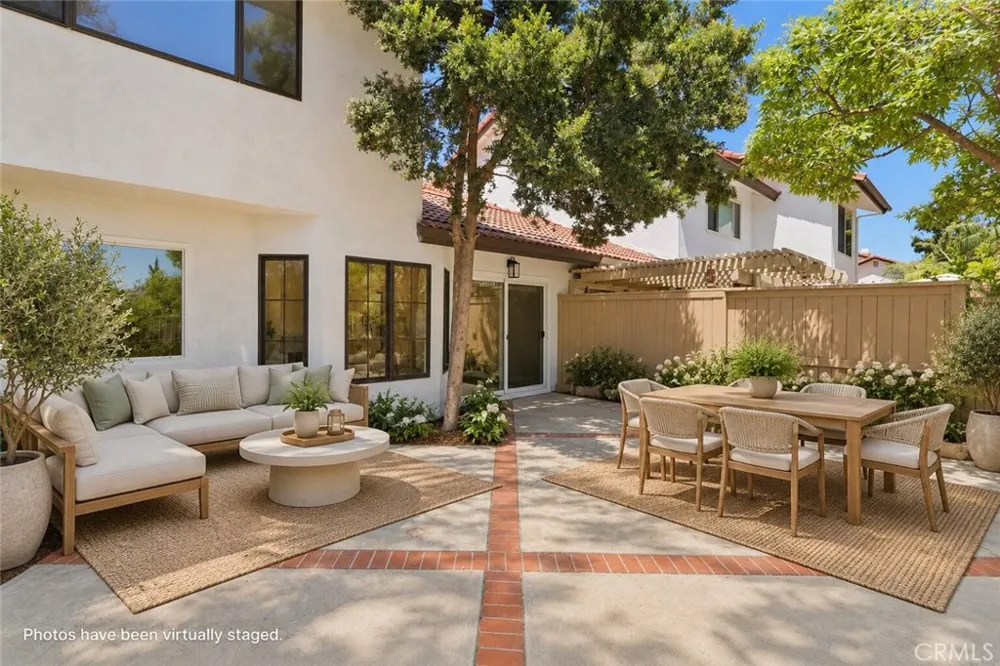 18 Clover Hill Lane #115 Laguna Hills, CA 92653