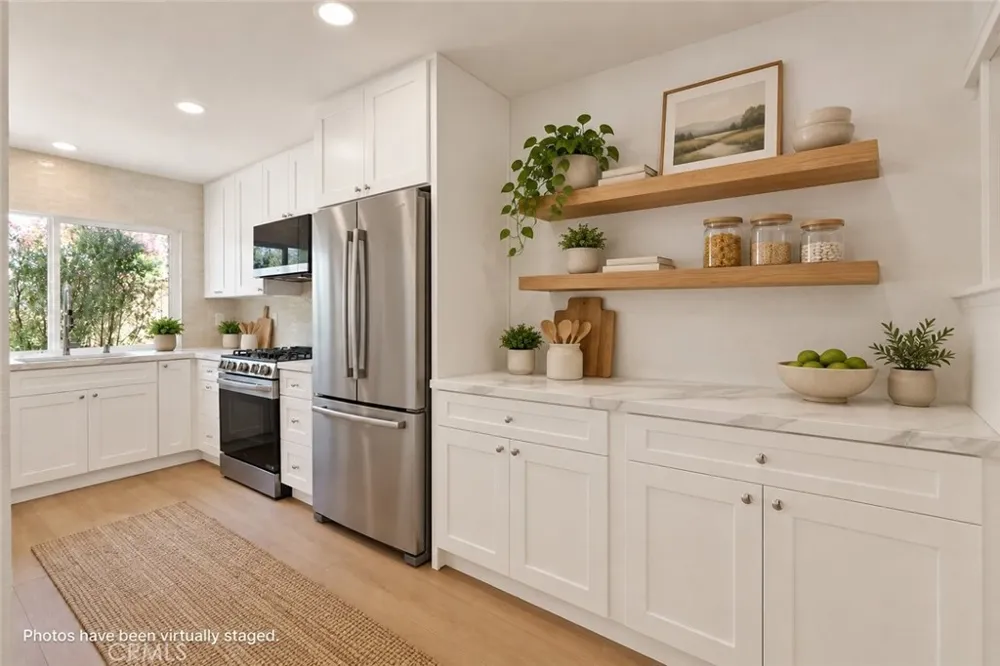 18 Clover Hill Lane #115 Laguna Hills, CA 92653