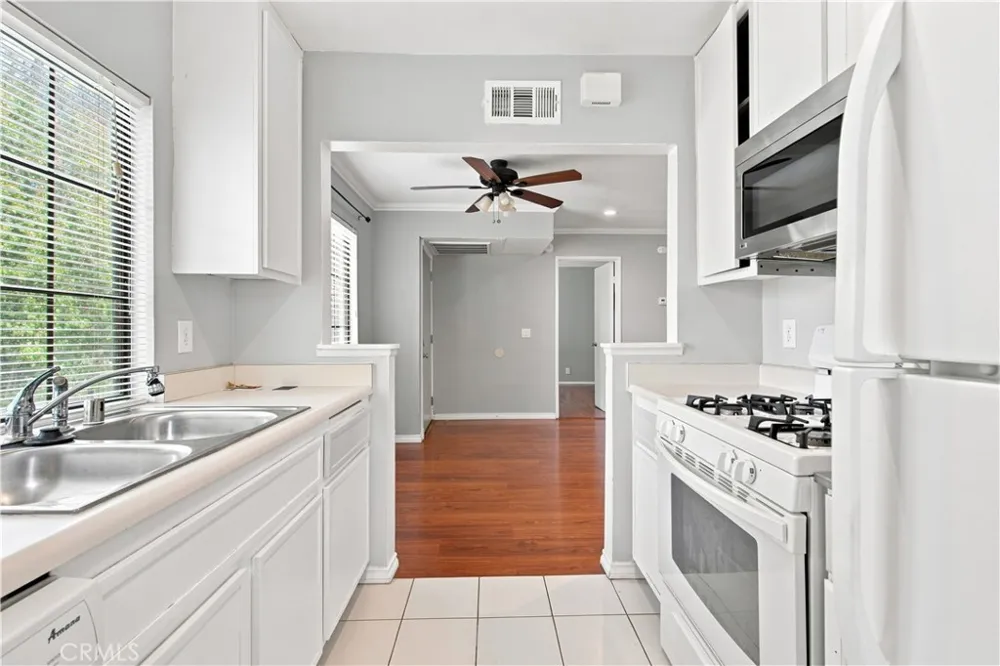 2554 Olive Dr #Apt 8 Palmdale, CA 93550