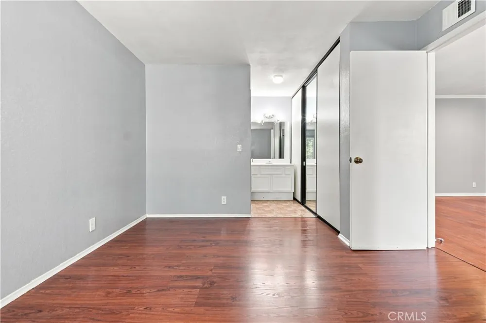 2554 Olive Dr #Apt 8 Palmdale, CA 93550