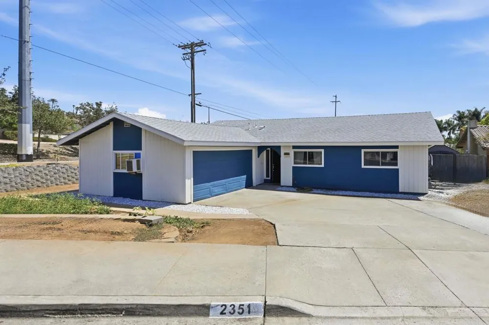 2351 Stewart Place Escondido, CA 92027
