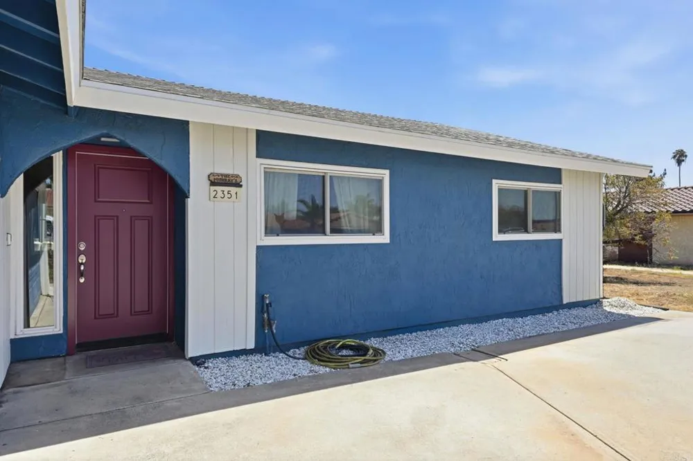 2351 Stewart Place Escondido, CA 92027