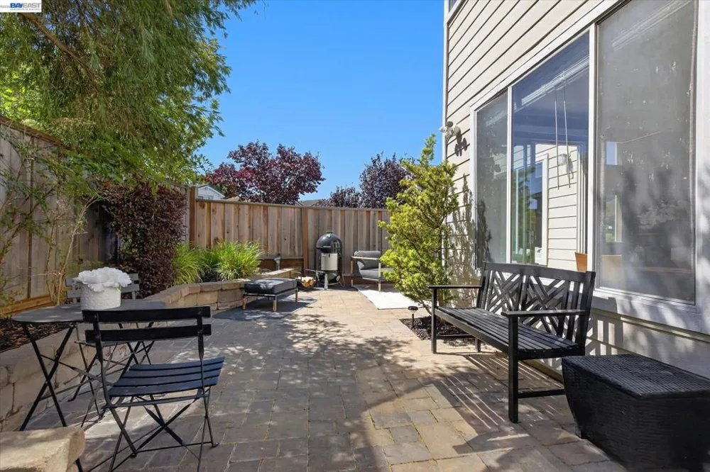 92 Rockport Ct Richmond, CA 94804