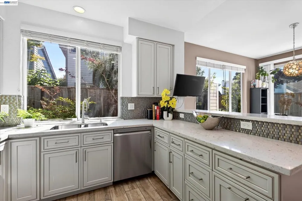 92 Rockport Ct Richmond, CA 94804