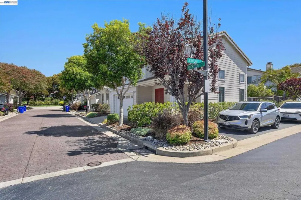 92 Rockport Ct Richmond, CA 94804