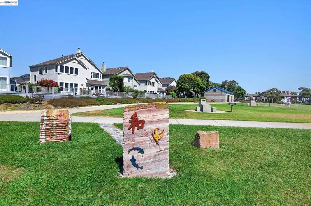 92 Rockport Ct Richmond, CA 94804