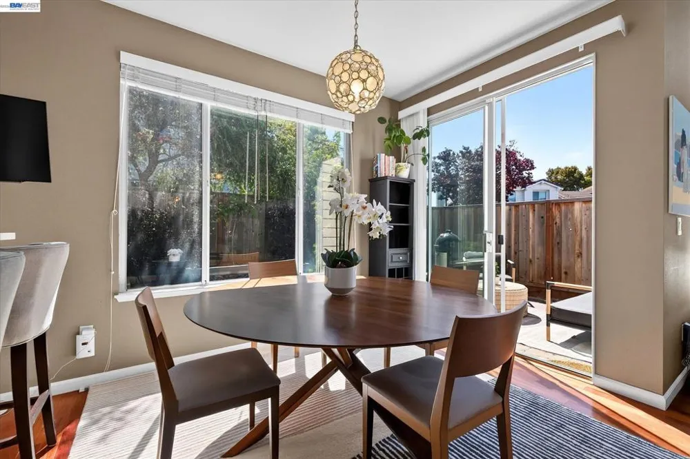 92 Rockport Ct Richmond, CA 94804