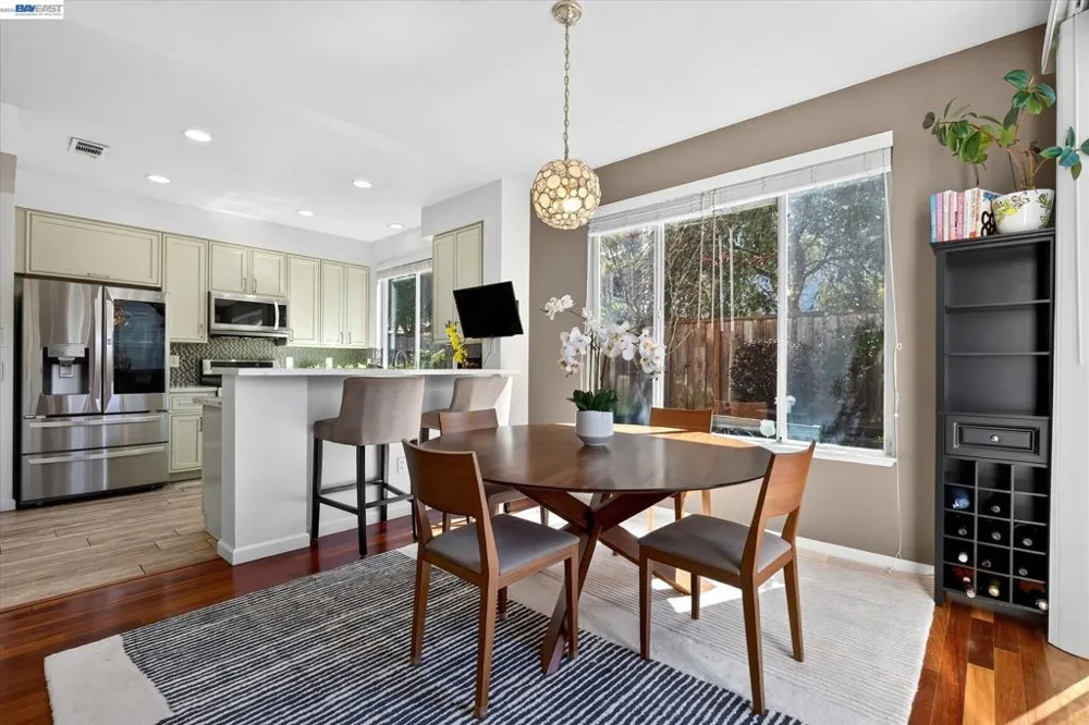 92 Rockport Ct Richmond, CA 94804