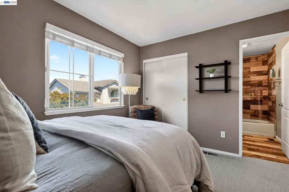 92 Rockport Ct Richmond, CA 94804