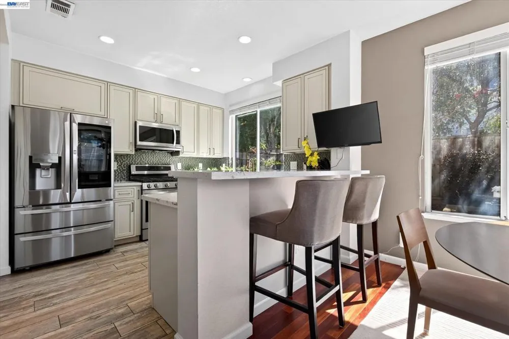 92 Rockport Ct Richmond, CA 94804