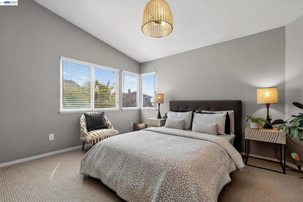92 Rockport Ct Richmond, CA 94804