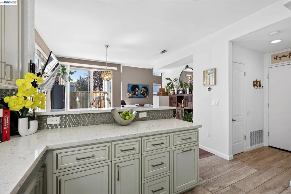 92 Rockport Ct Richmond, CA 94804