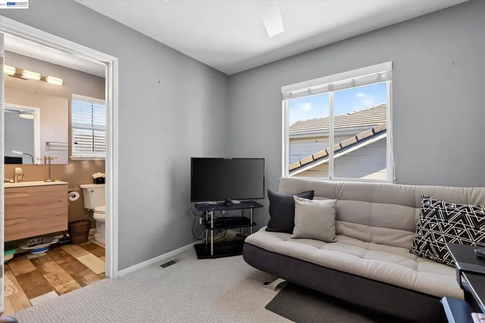92 Rockport Ct Richmond, CA 94804