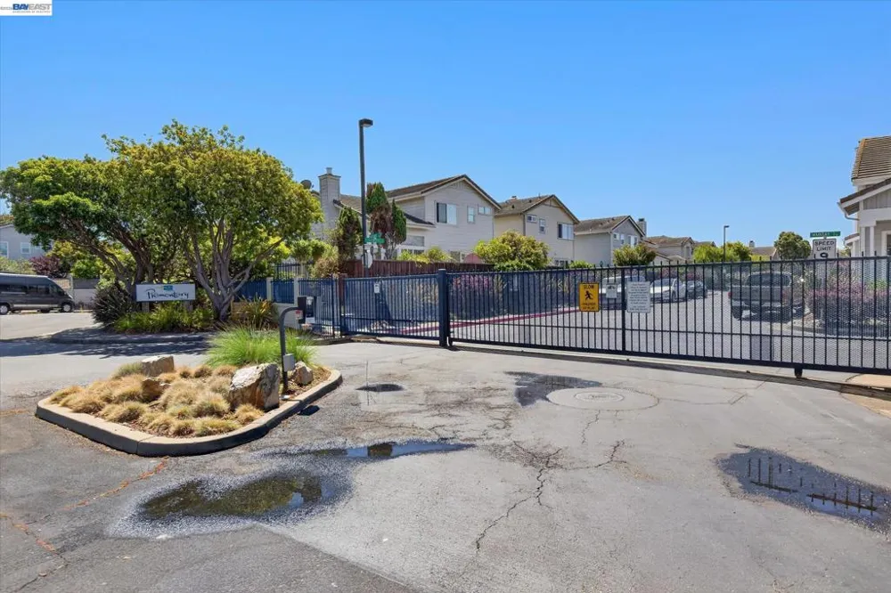 92 Rockport Ct Richmond, CA 94804