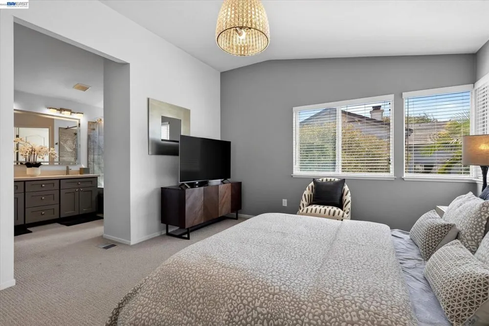 92 Rockport Ct Richmond, CA 94804