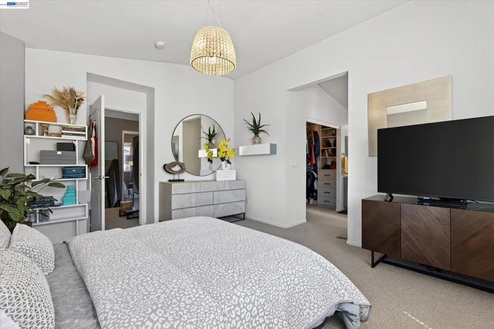 92 Rockport Ct Richmond, CA 94804