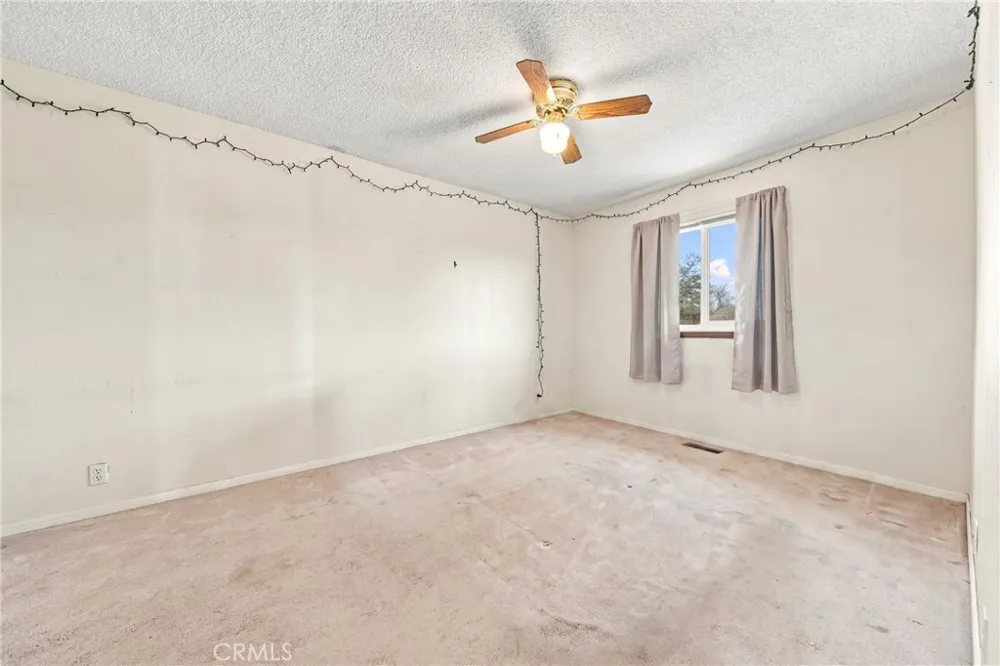 8609 Maple Hesperia, CA 92345
