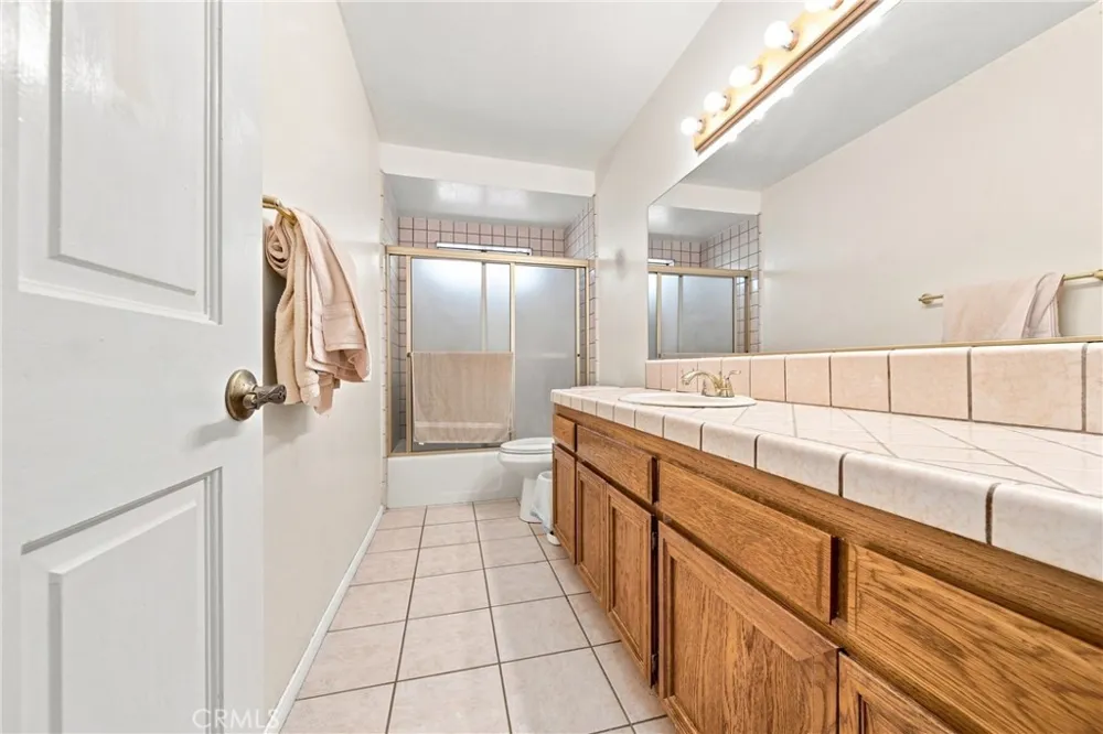 8609 Maple Hesperia, CA 92345