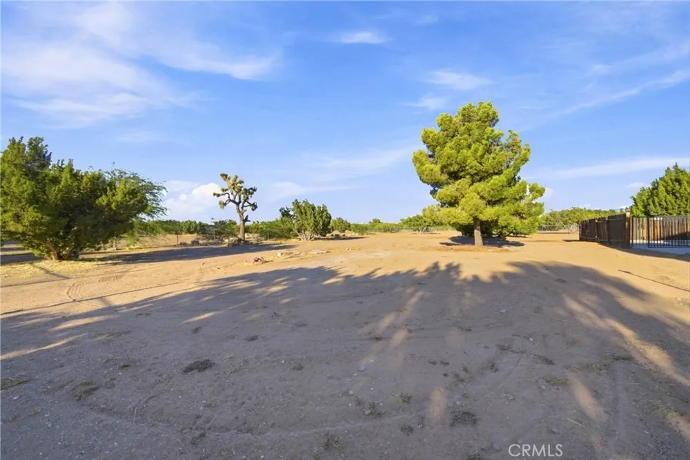 8609 Maple Hesperia, CA 92345