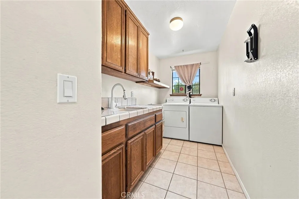 8609 Maple Hesperia, CA 92345