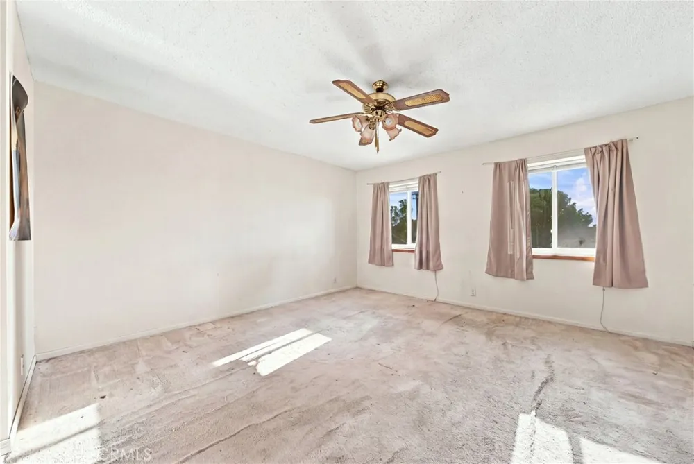 8609 Maple Hesperia, CA 92345