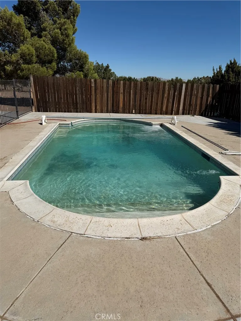 8609 Maple Hesperia, CA 92345