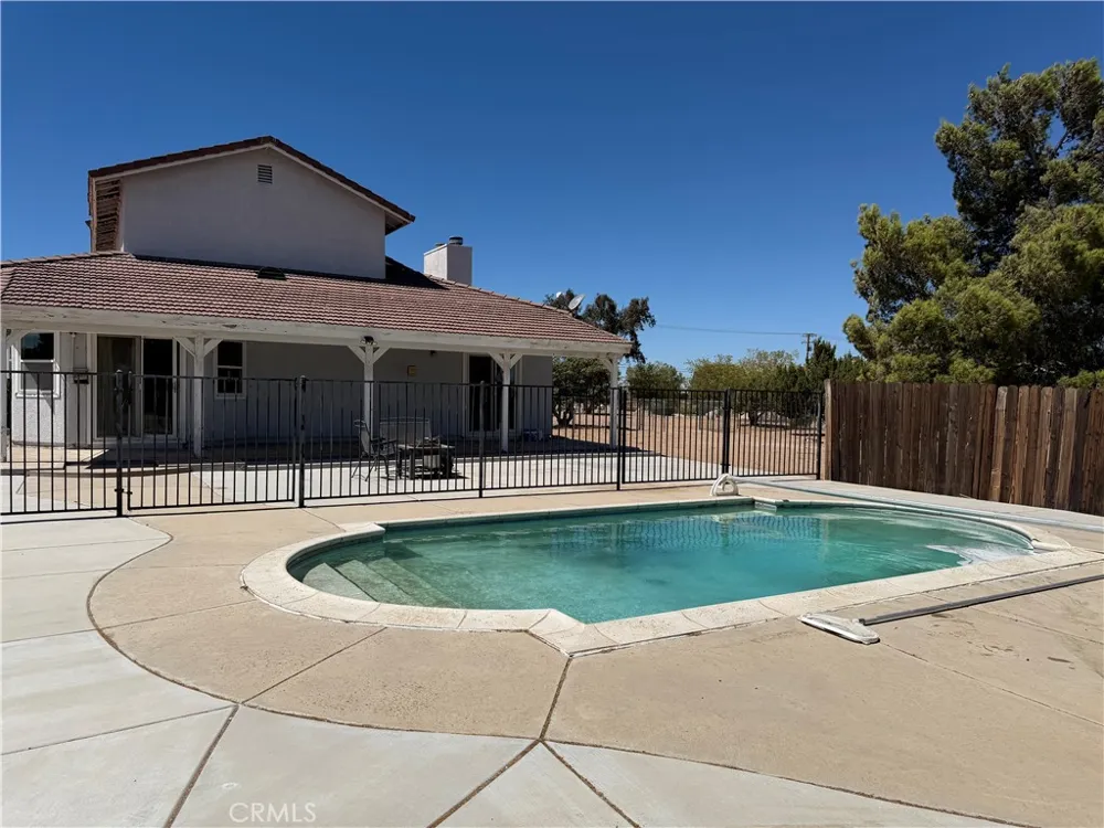 8609 Maple Hesperia, CA 92345