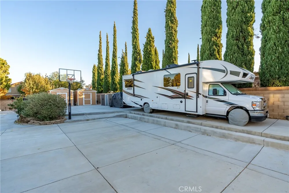 41056 Ridgegate Palmdale, CA 93551