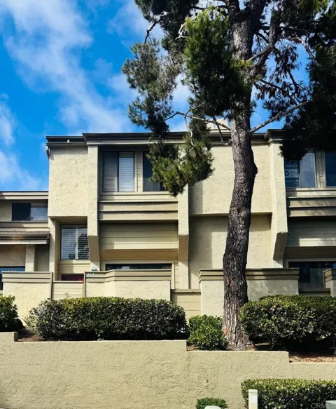 3324 Caminito Eastbluff #160